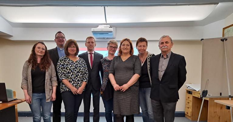 Fotografia wszystkich osób z Zarządu Fundacji